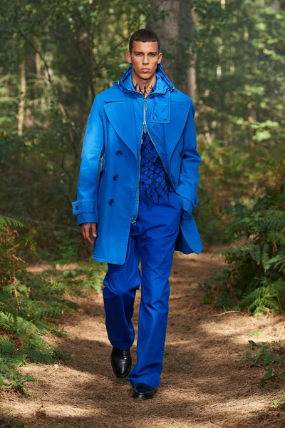 Look 10
